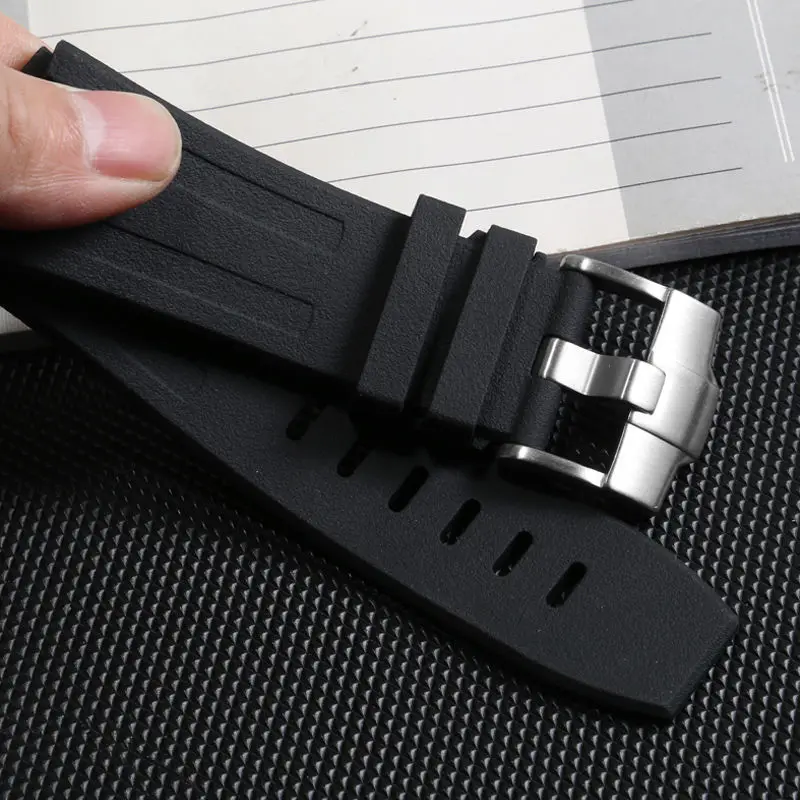 Cinturino in silicone da 28 mm - Audemars Piguet Watch Royal Oak recensione e prezzo